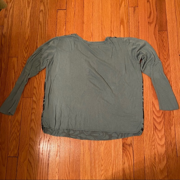 Lightweight Sweater - Picture 3 of 9